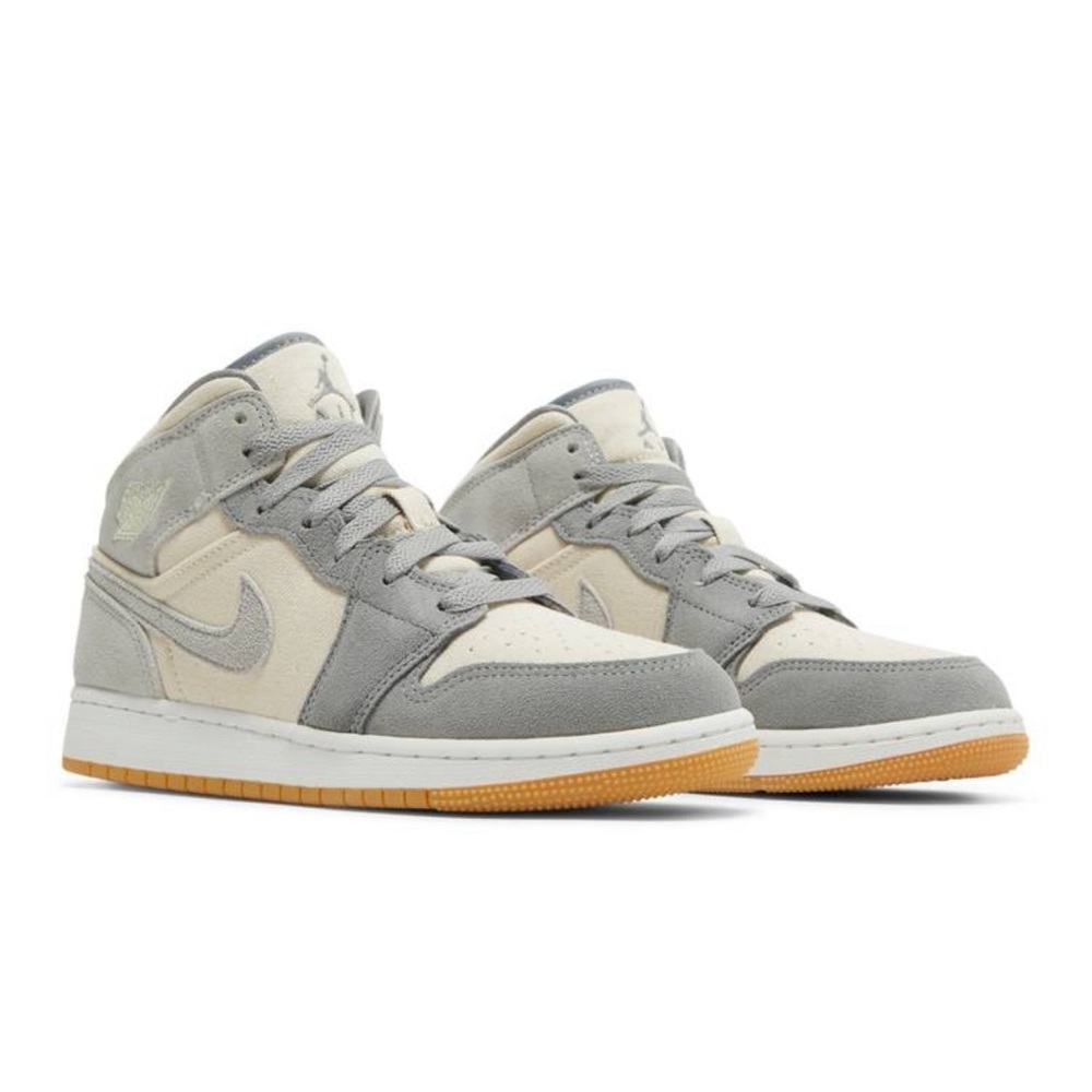 New Air Jordan 1 Mid SE GS - Picture 3 of 7